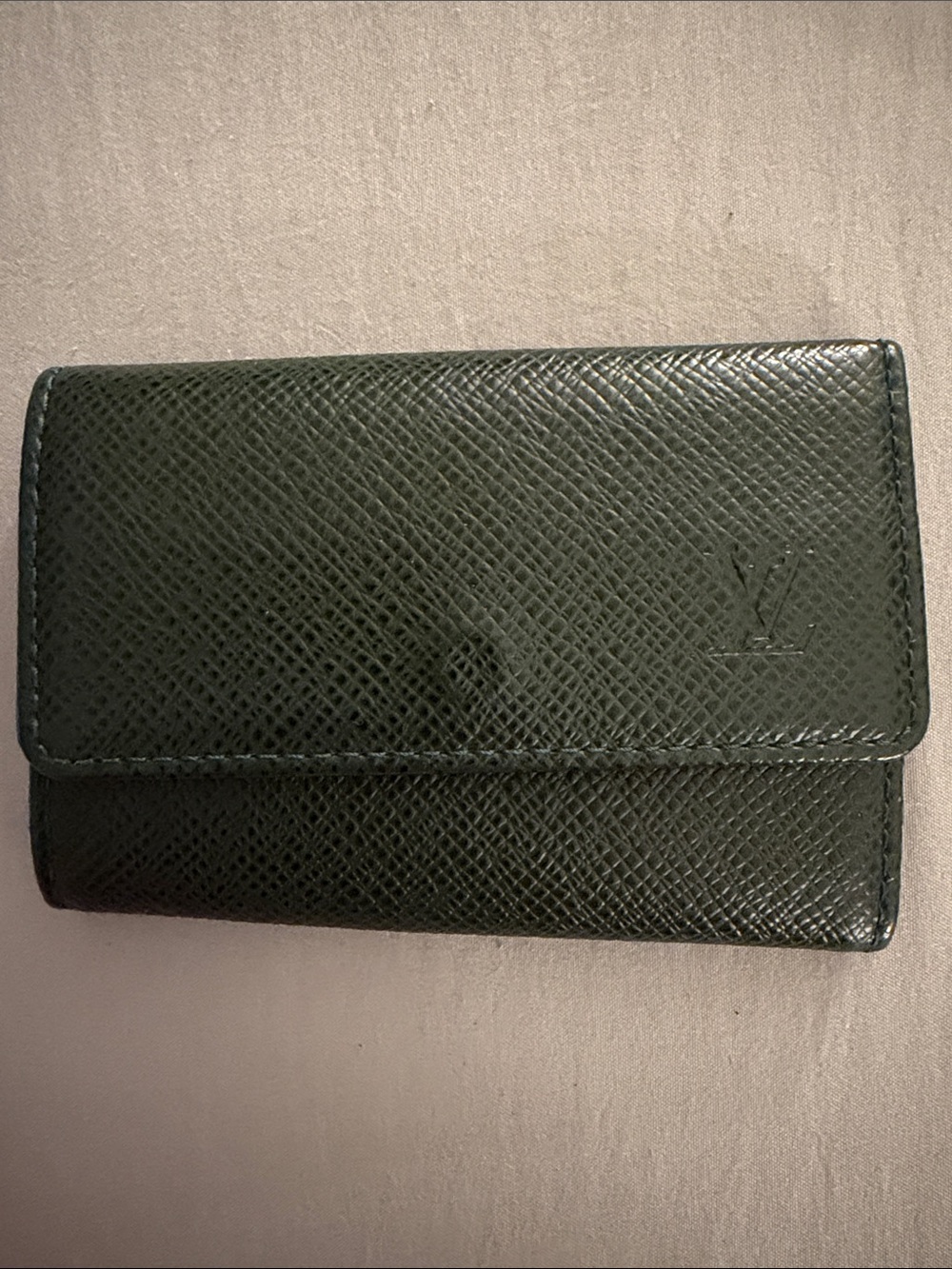 Louis Vuitton Dark Green Textured Leather Key Cles